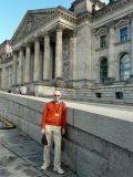 BRH-Kollege Halm vor dem Reichstag